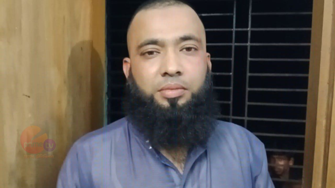 নবীনগরে মাদ্রাসার প্রিন্সিপাল কে পুলিশে দিলো স্হানীয় জনতা 
