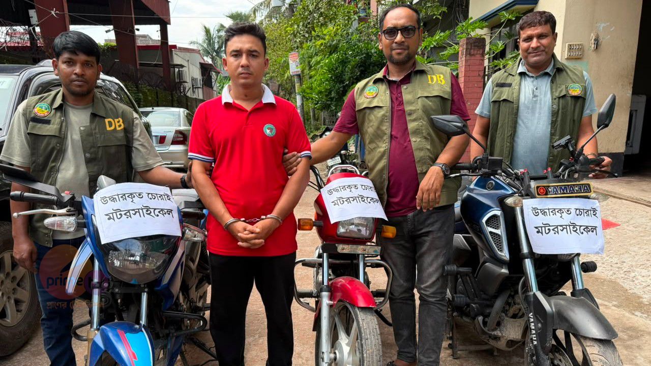 ৩টি চোরাই মোটরসাইকেল ও পুলিশের ভুয়া আইডিসহ গাছায় গ্রেপ্তার ১: জালিয়াতির চাঞ্চল্যকর তথ্য ফাঁস