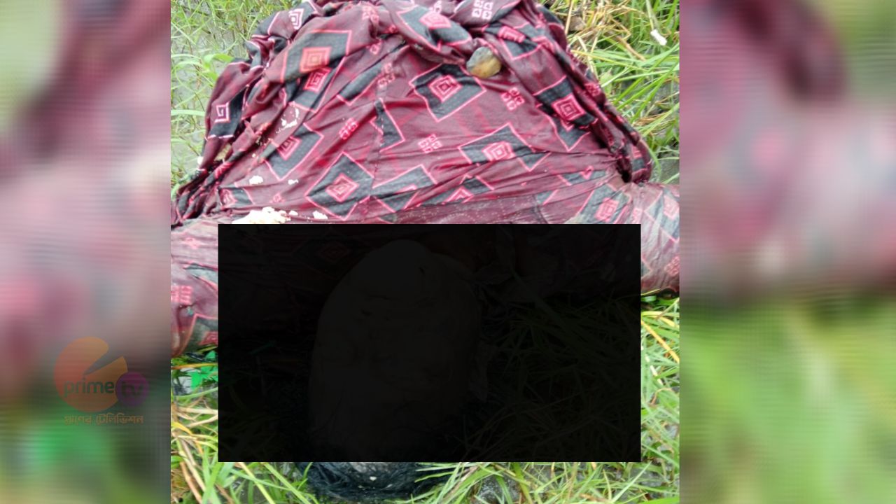 মোংলা নদীর ঘোষিয়াখালী চ্যানেলে অর্ধগলিত অজ্ঞাত এক নারীর মরদেহ উদ্ধার।