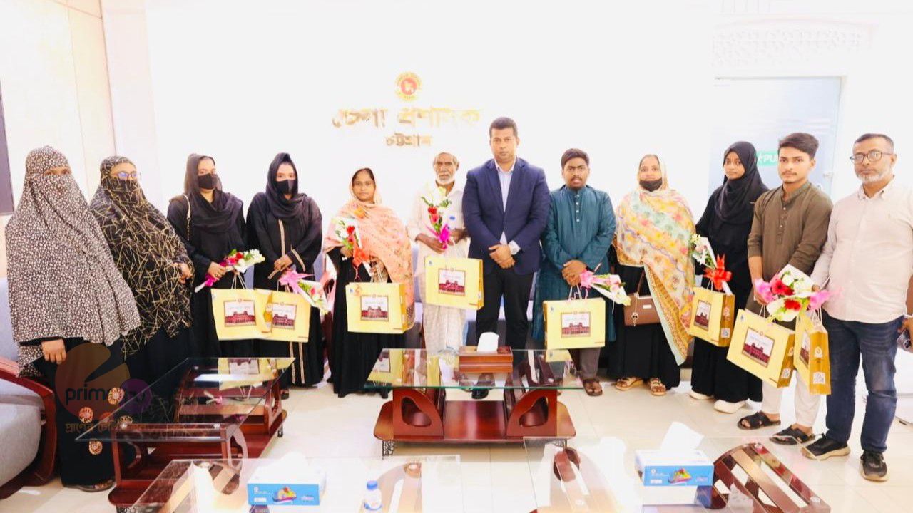 ওয়াসিমের পরিবারসহ জুলাই শহীদদের স্বজনদের কথা শুনলেন চট্টগ্রামের ডিসি