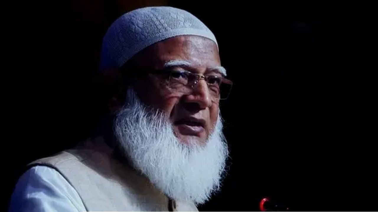 জামায়াতে ইসলামীর আমির ডা. শফিকুর রহমান বলেছেন, দেশের চলমান পরিস্থিতিতে সবকিছুকে &lsquo;ষড়যন্ত্র&rsquo; বলে উড়িয়ে দেওয়া ঠিক নয়। আপনিও কি তাই মনে করেন?