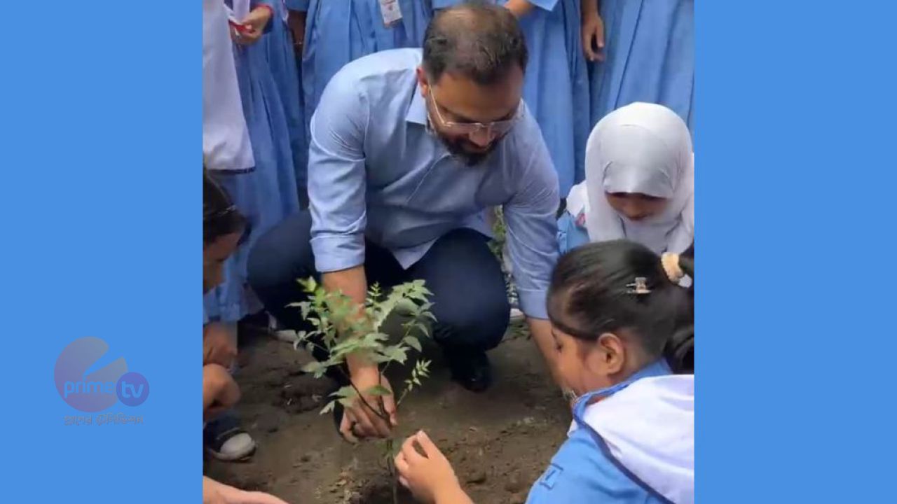 প্রতিটি শিক্ষার্থীকে একটি করে গাছ লাগানোর আহ্বান যুব ও ক্রীড়া প্রতিমন্ত্রীর