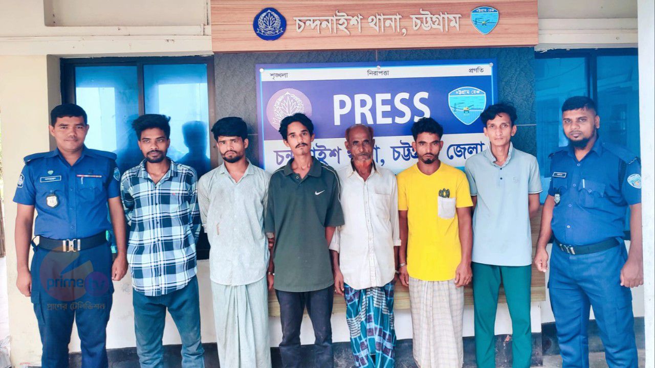 চন্দনাইশে মাদক ও অনলাইন বেটিংয়ের বিরুদ্ধে পুলিশের অভিযান, গ্রেপ্তার ৬