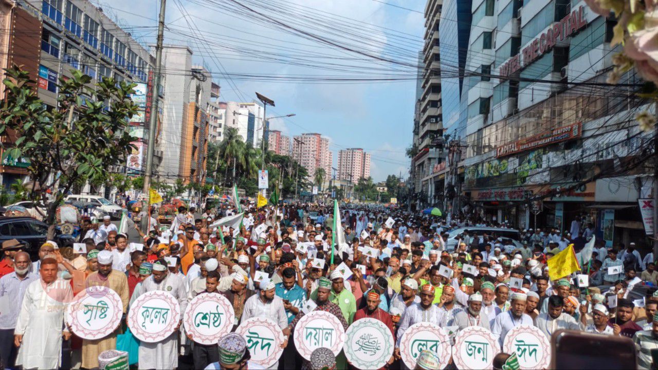 ঈদে মিলাদুন্নবী উপলক্ষে দেওয়ানবাগীতে লাখো ধর্মপ্রাণ মানুষের সমাগম