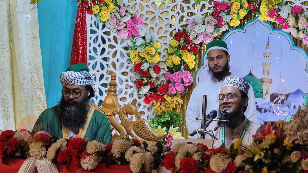 ওষখাইনীরি নূরীয়া বিষু দরবার শরীফে ৪ দিনব্যাপী  যিকরে মিলাদুন্নাবী (সা.) সেমিনার সম্পন্ন