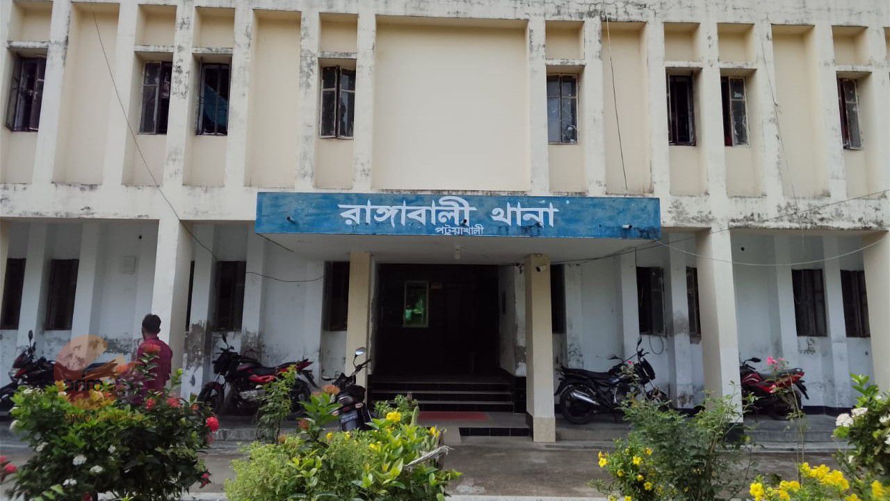 রাঙ্গাবালীতে আধিপত্য বিস্তার নিয়ে সংঘর্ষ আহত ১৪
