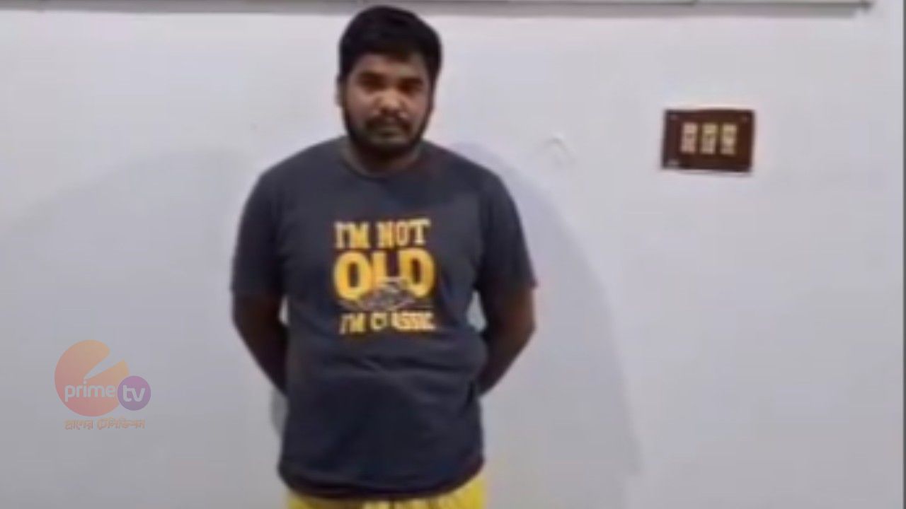 সাতক্ষীরায় বিদেশি পিস্তল ও দেশীয় অস্ত্রসহ গ্রেফতার ১