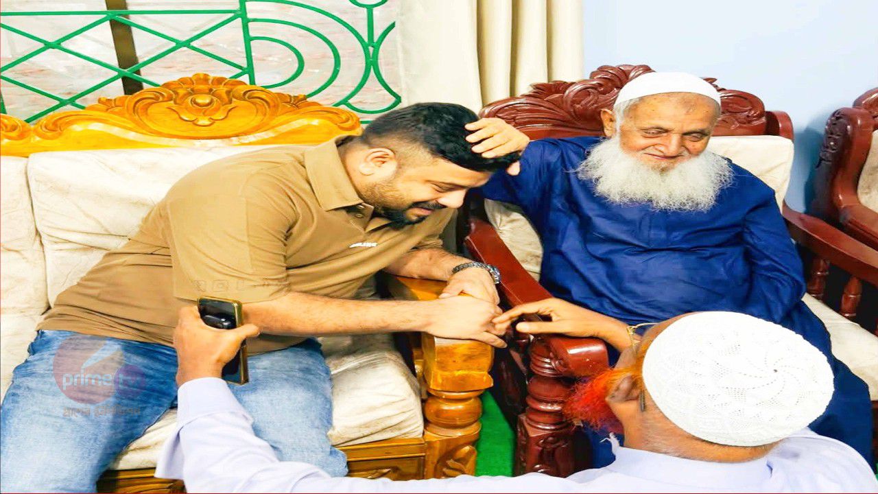 হেফাজত আমিরের সান্নিধ্যে ৭নং ওয়ার্ড কাউন্সিলর পদপ্রার্থী সাইফুল ইসলাম সাইফ