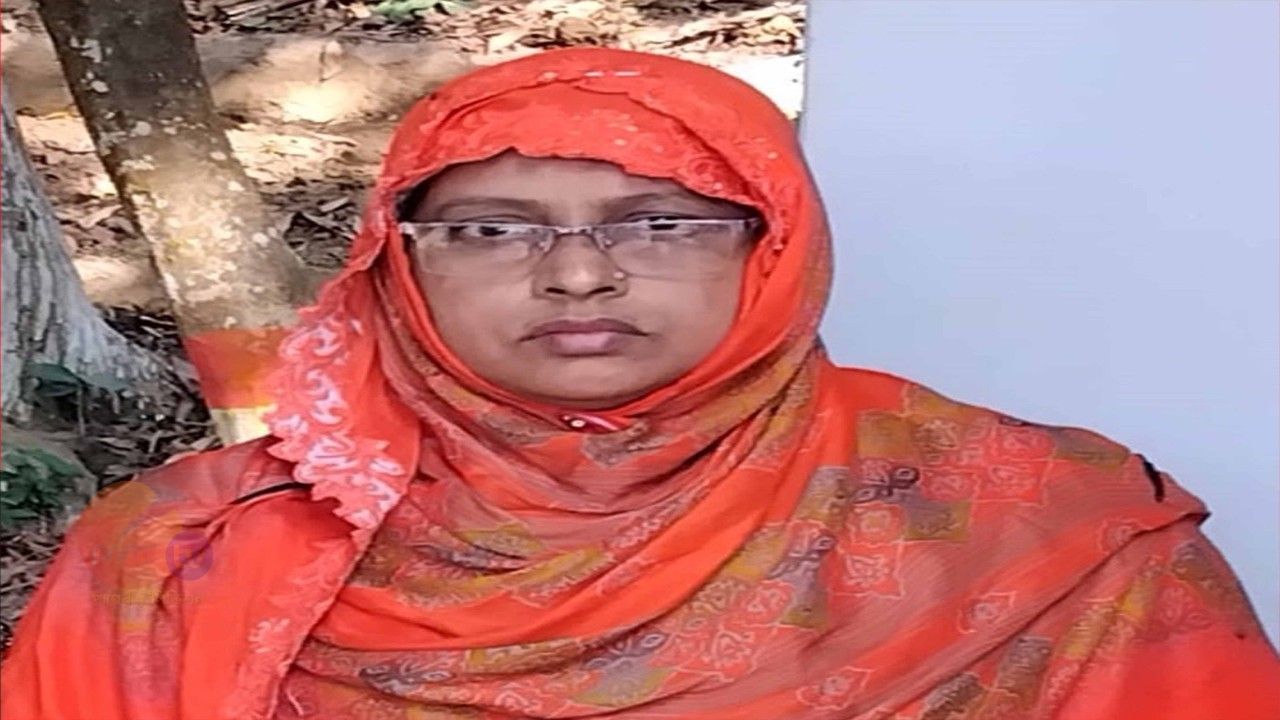 সাপাহারে উপজেলা খাদ্য নিয়ন্ত্রকের বিরুদ্ধে নিয়মিত দেরিতে অফিসে আসার অভিযোগ, শোকজ