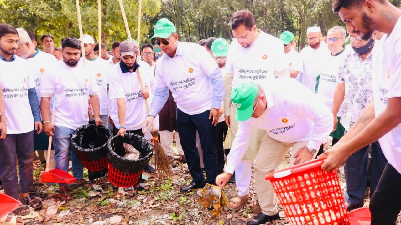 চট্টগ্রামে একযোগে ২ হাজার মসজিদে পরিচ্ছন্নতা অভিযান শুরু