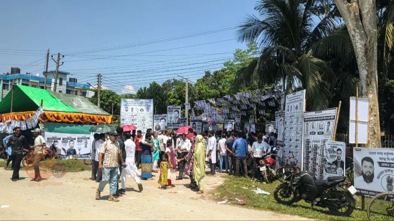 ৫ বছর পর মোংলা বন্দর কর্মচারী সংঘের নির্বাচন উৎসবমুখর পরিবেশে চলছে ভোটগ্রহণ।