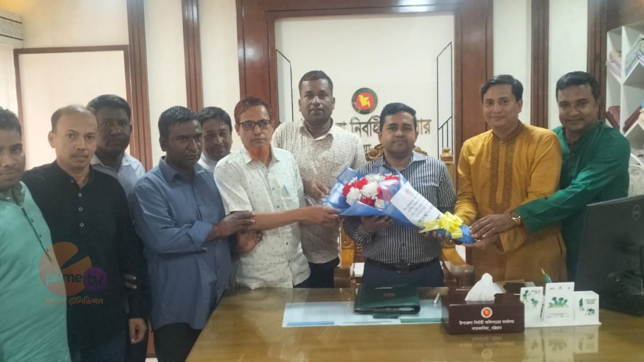 সাতকানিয়ার নতুন ইউএনও-কে ‘মুক্তিযোদ্ধার সন্তান প্রজন্ম’-এর ফুলের শুভেচ্ছা
