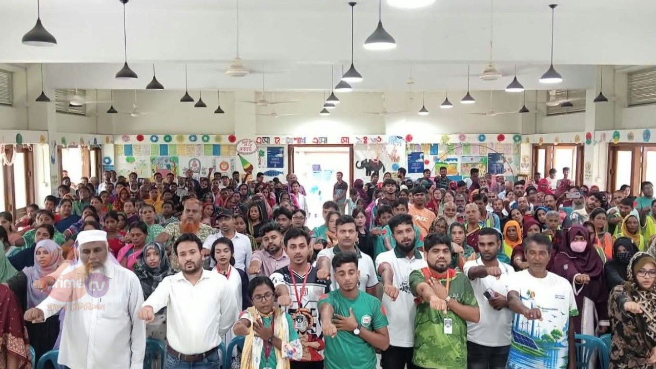 প্লাস্টিক দূষণ প্রতিরোধে মোংলায় আলোচনা সভা ও পরিচ্ছন্নতা কর্মসূচি