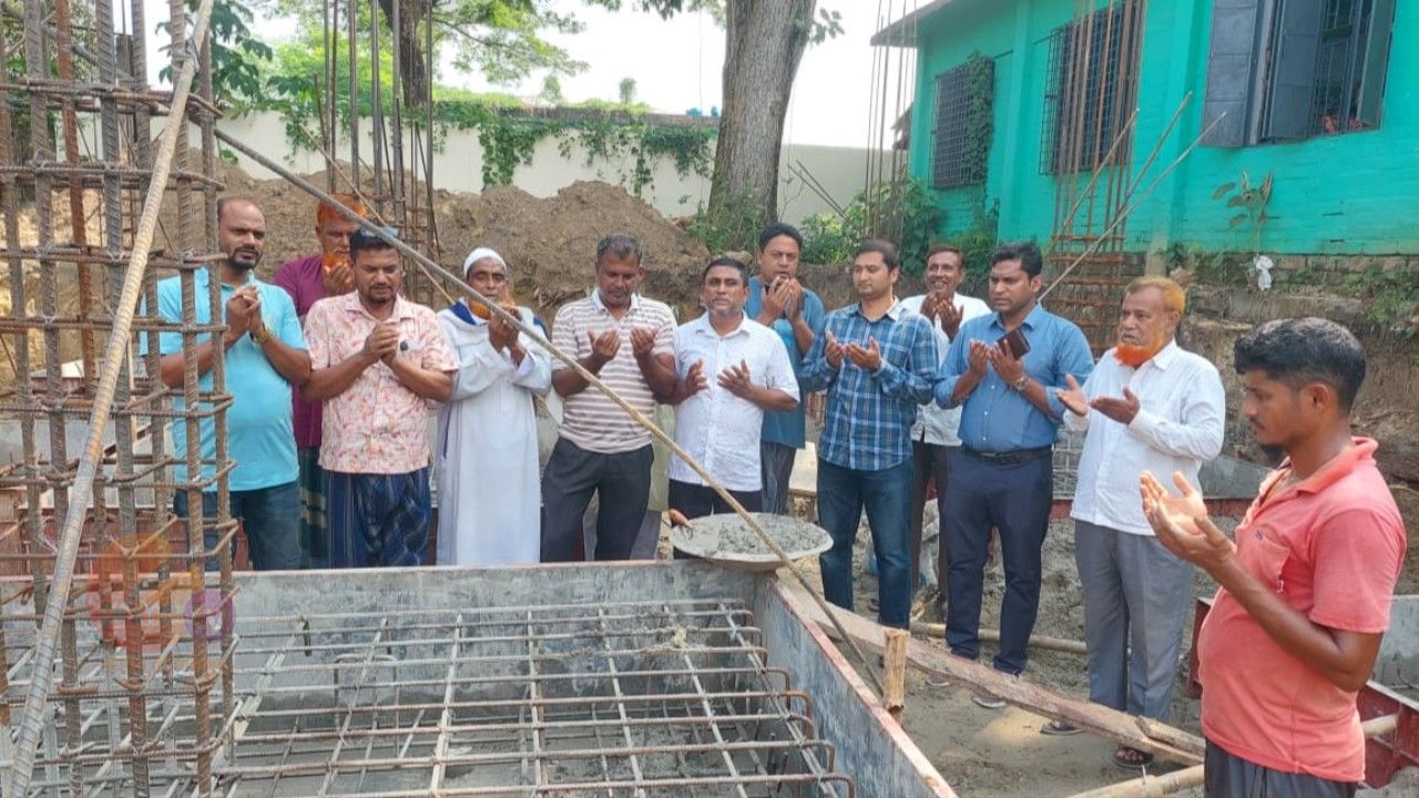 শিবগঞ্জে আটমূল ইউনিয়ন পরিষদের নতুন ভবনের ভিত্তিপ্রস্তর স্থাপন
