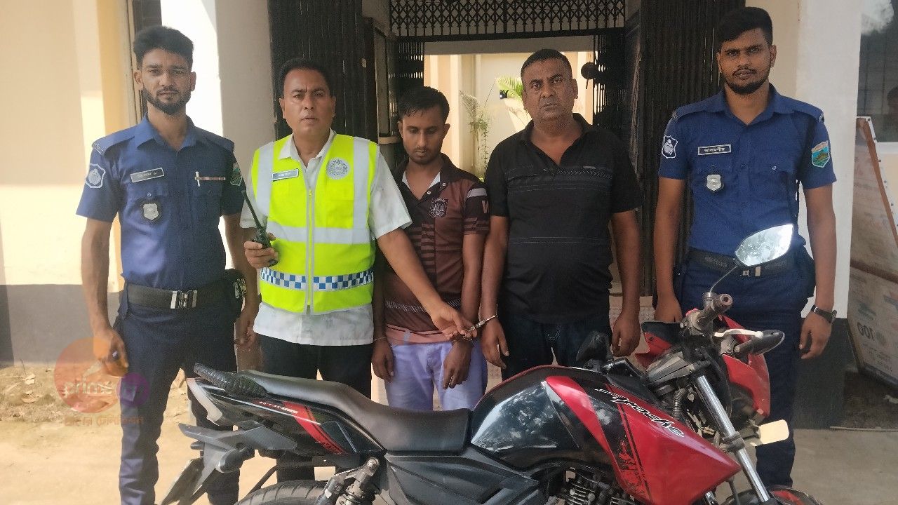 মান্দায় জাল কাগজপত্রসহ চোরাই মোটরসাইকেল উদ্ধার, গ্রেপ্তার ২