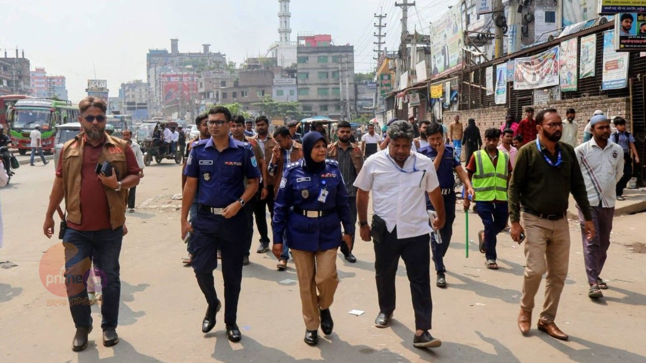 কেরানীগঞ্জ দক্ষিণের গুরুত্বপূর্ণ ট্রাফিক পয়েন্ট পরিদর্শনে ঢাকা জেলা পুলিশ সুপার।