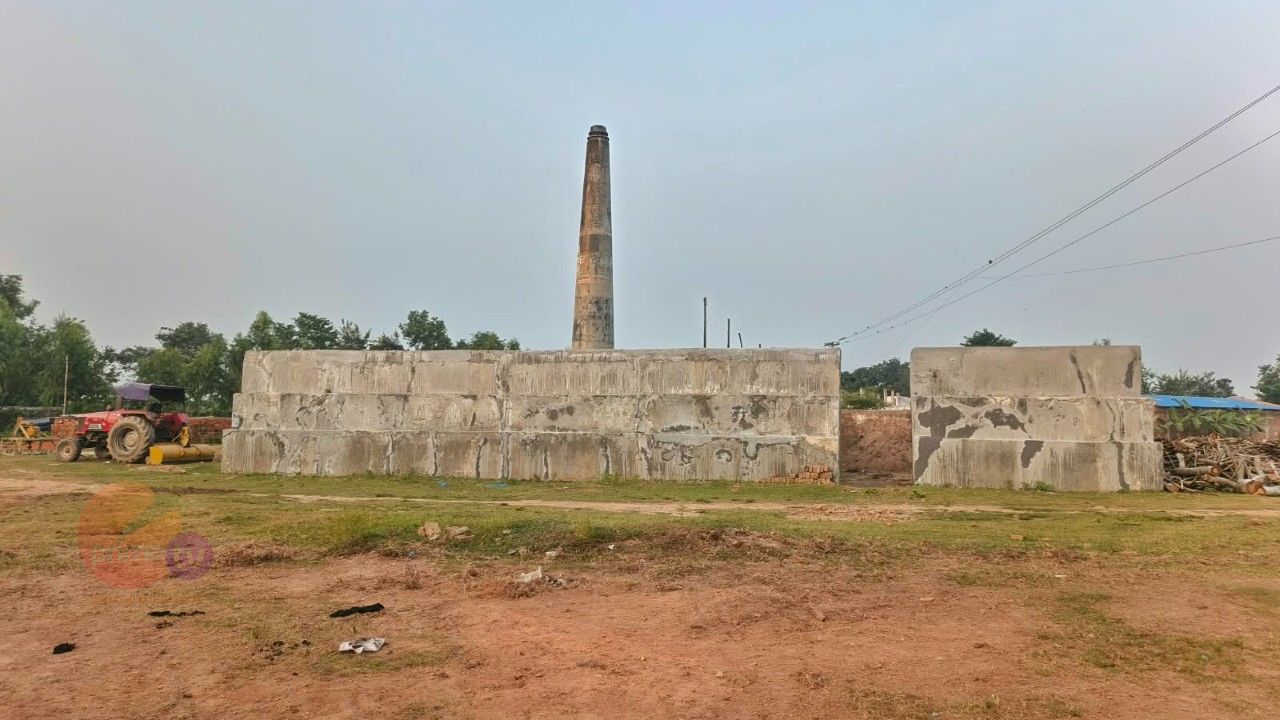 নওগাঁয় প্রশাসনের চোখ ফাঁকি দিয়ে অবৈধ ইটভাটা চালুর চেষ্টা