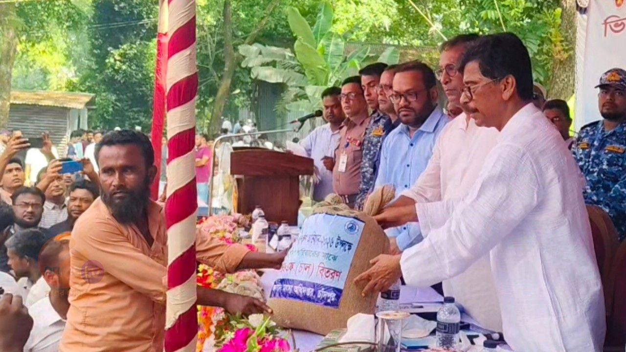চাঁদপুরে মা ইলিশ রক্ষায় জেলেদের সচেতন হওয়ার আহ্বান, বিকল্প কর্মসংস্থানে গুরুত্ব