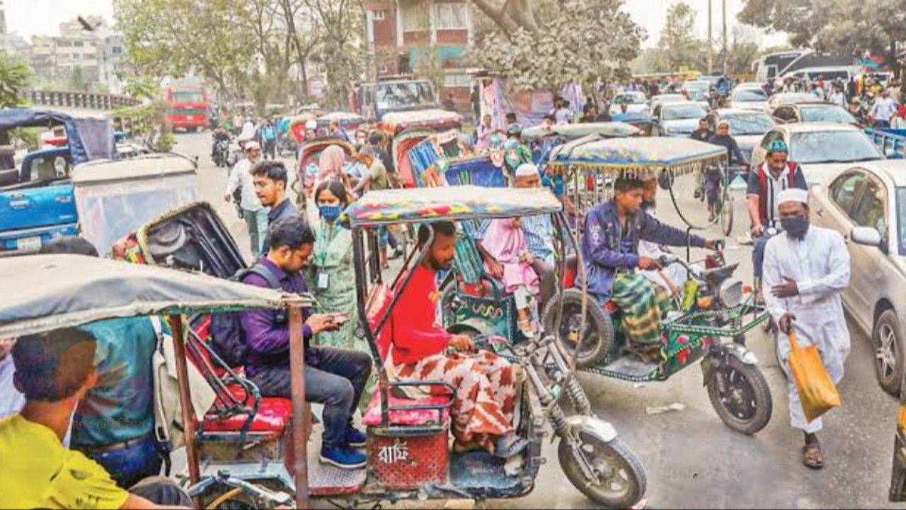 মহাসড়কে অটোরিকশার দৌরাত্ম্য, প্রতিনিয়ত ঘটছে ছোট-বড় দুর্ঘটনা, নিয়ন্ত্রণে প্রশাসনের পদক্ষেপ নিয়ে প্রশ্ন