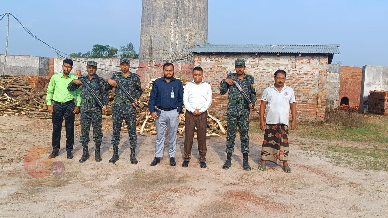 নওগাঁর ধামইরহাটে অবৈধ ইটভাটাকে এক লাখ টাকা জরিমানা
