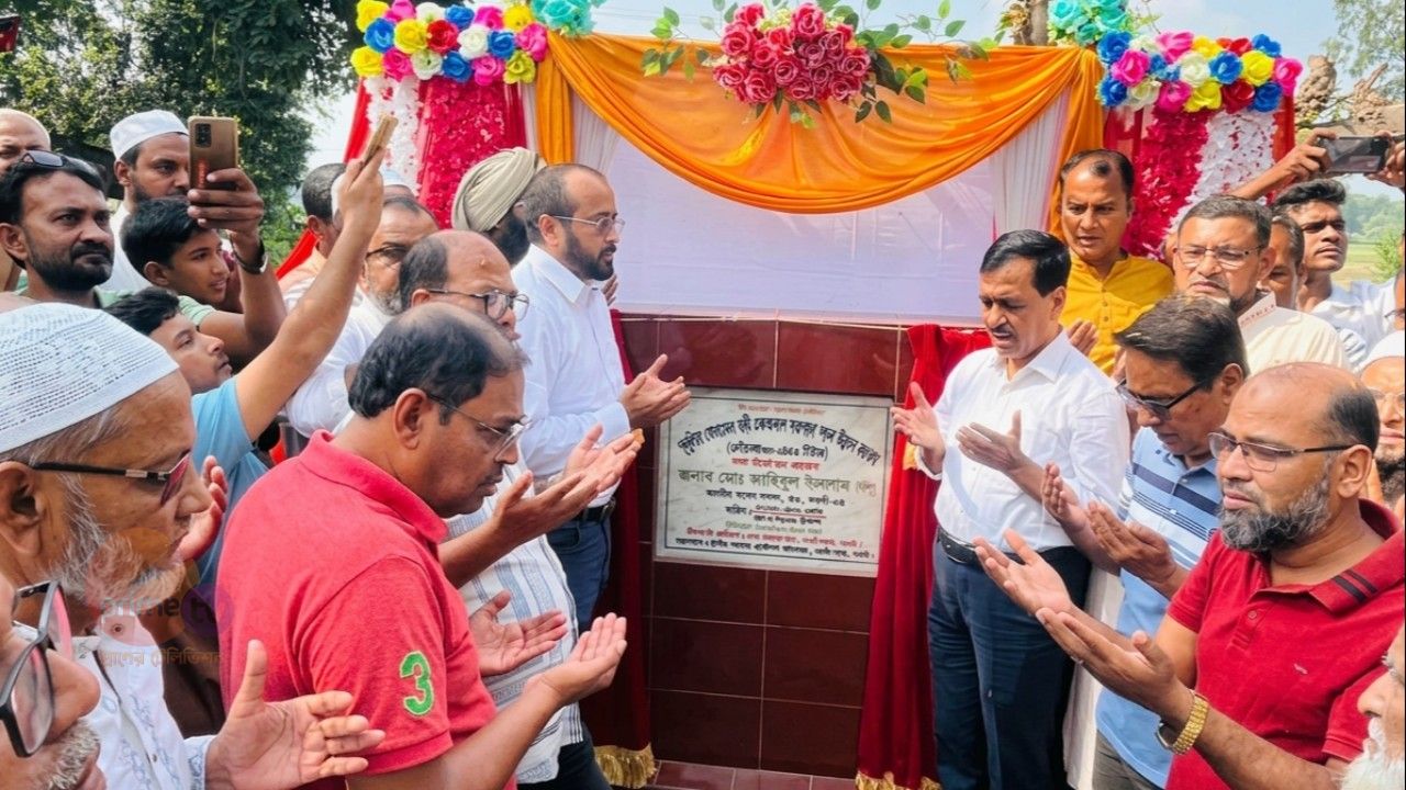 নওগাঁ সদরে ৪টি গ্রামীণ সড়ক উন্নয়নকাজের উদ্বোধন
