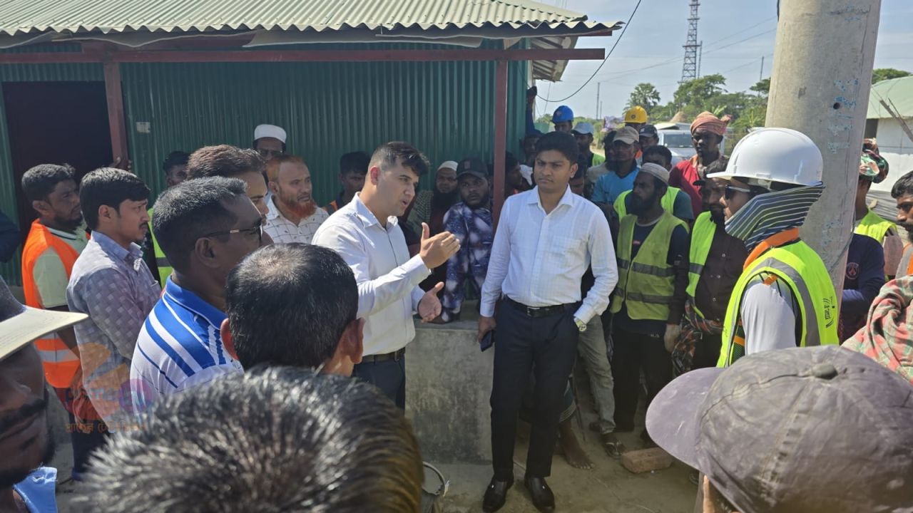 কুয়াকাটায় জামায়াত এমপির তারকামানের হোটেল ইস্তানবুল'র নির্মাণ কাজ বন্ধ করে দিলো প্রশাসন।