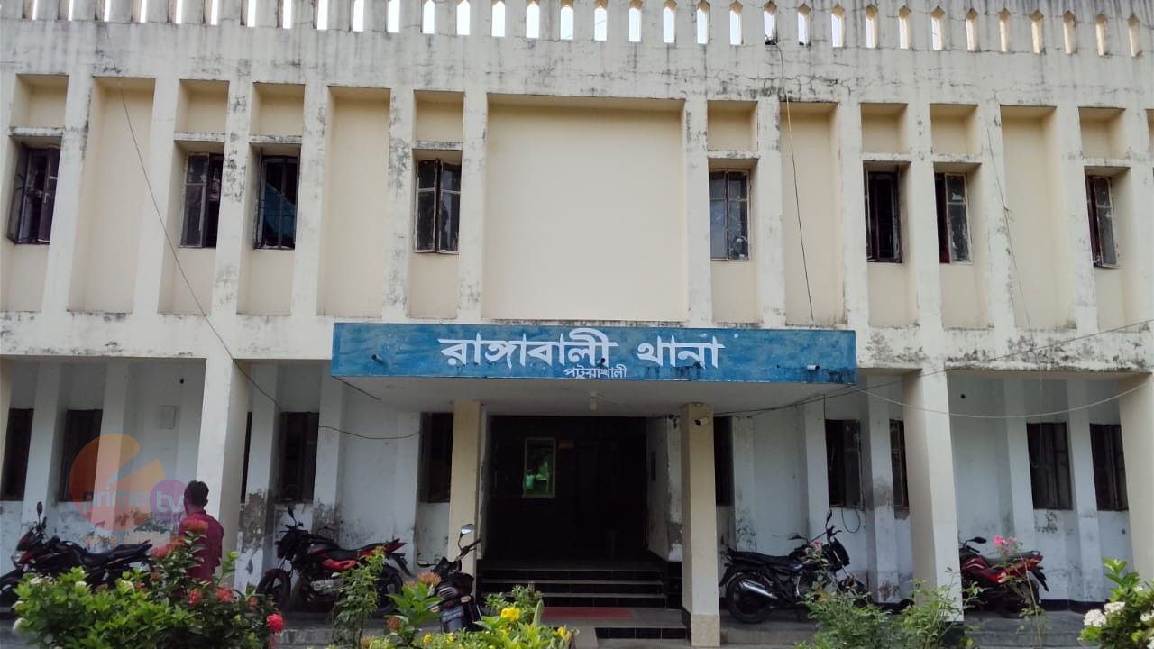 ‎রাঙ্গাবালীতে গৃহবধূর রহস্যজনক মৃত্যু,পরিবারের অভিযোগ হত্যা